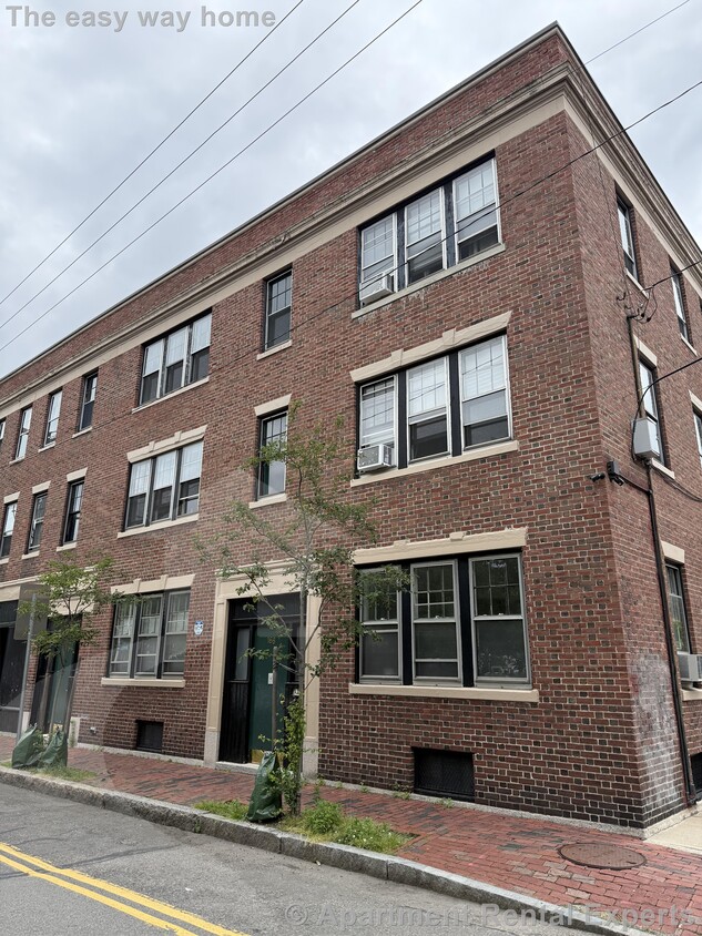 Primary Photo - 168 Norfolk St