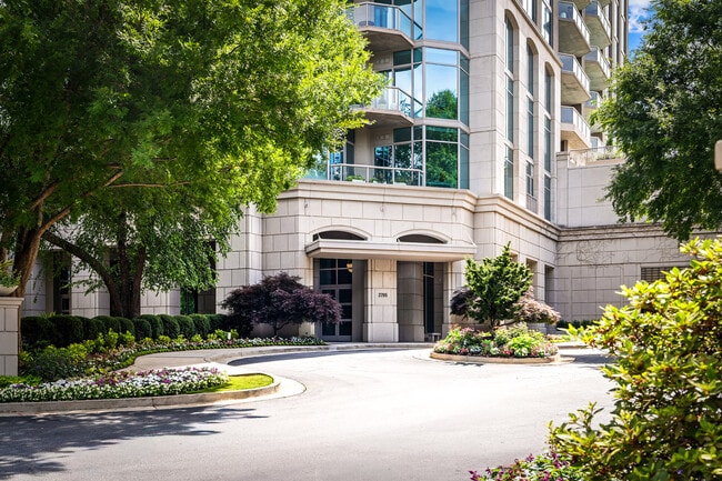 Photo - 2795 Peachtree Rd NE (Atlanta, GA) Apartment