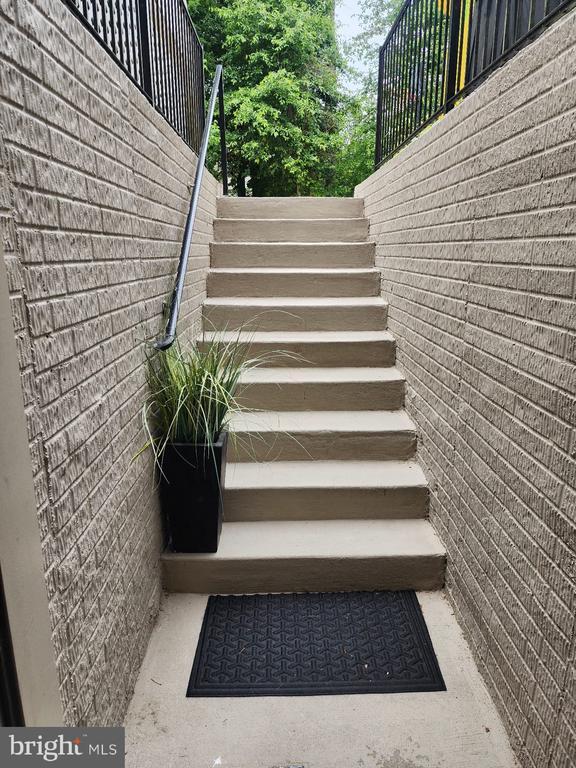 Foto del edificio - 7571 Holly Ridge Dr