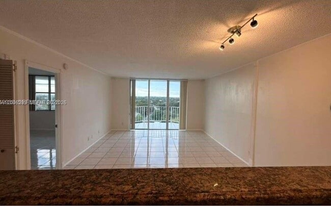 Foto del edificio - 16740 NE 9th Ave