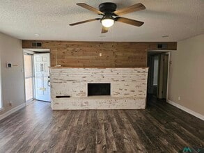 Building Photo - 201 Utah Dr