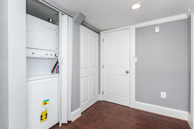 Foto del edificio - 1724 Saint Paul St