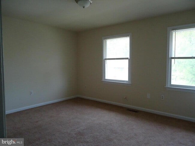 Foto del edificio - 152 Farrell Ln