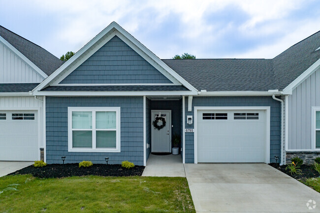 Building Photo - The Villas at Maplewood