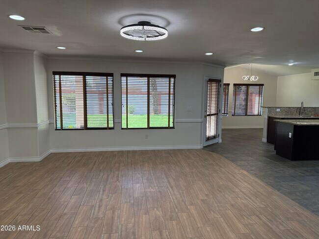 Foto del edificio - 518 W Scott Ave
