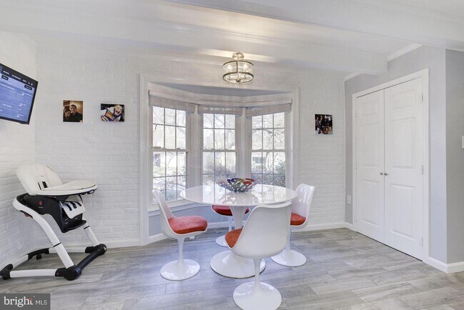 Foto del edificio - 9512 Kingsley Ave