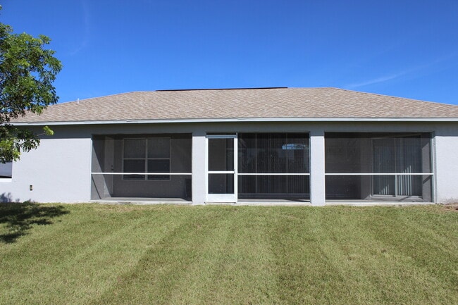 Foto del edificio - Quiet and Spacious Single Family Home in NW Cape Coral