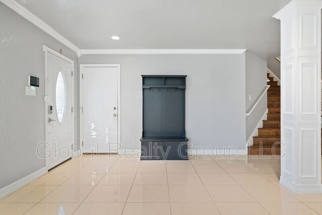 Foto del edificio - 11016 Forest Shower