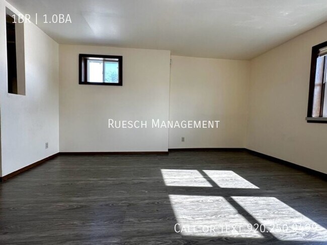Building Photo - Charming 1 Bedroom 1 Bath Upper Level Apar...
