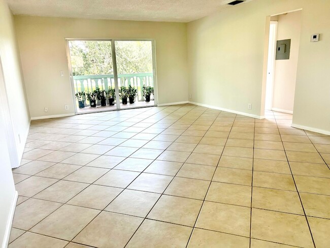 Photo - 421 S Lakeside Drive Unit 7 Apartment