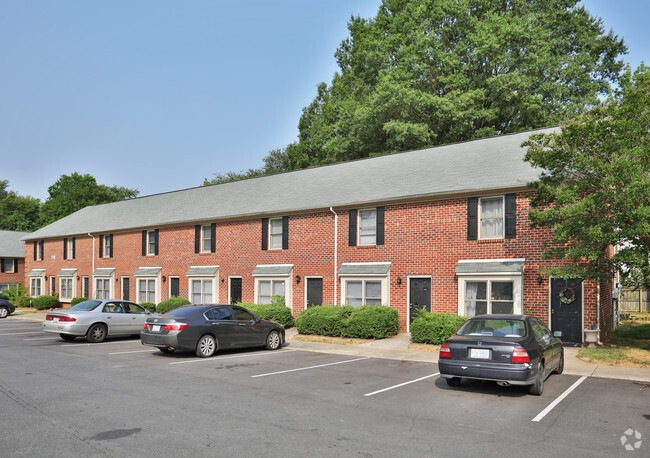 Building Photo - Courtyard Townhomes