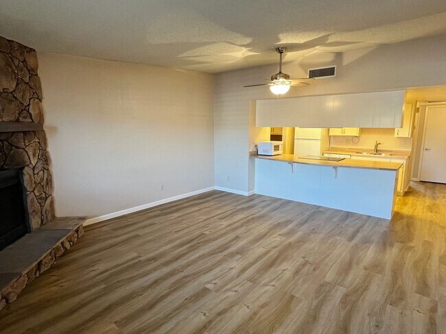 Foto del edificio - CONDO - VILLAGE OF OAK CREEK