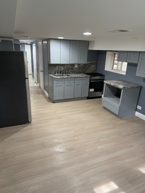 Building Photo - 7709 S Eggleston Ave