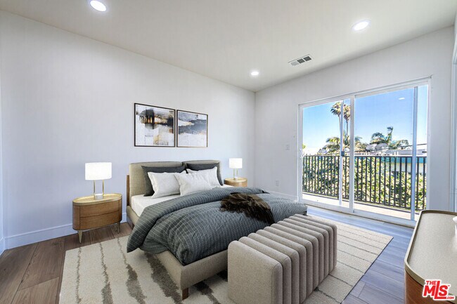 Foto del edificio - 5436 Romaine St