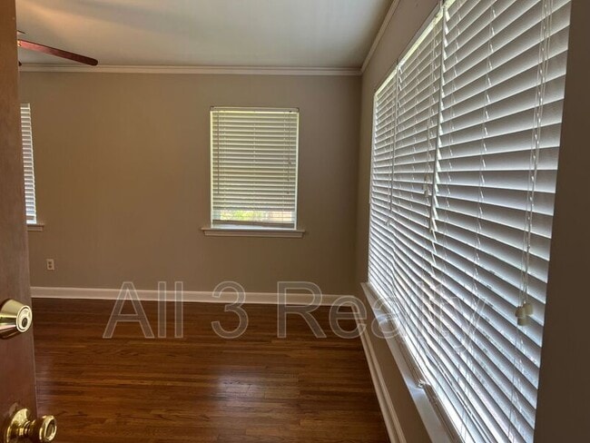 Foto del edificio - 3578 Mayfair Rd
