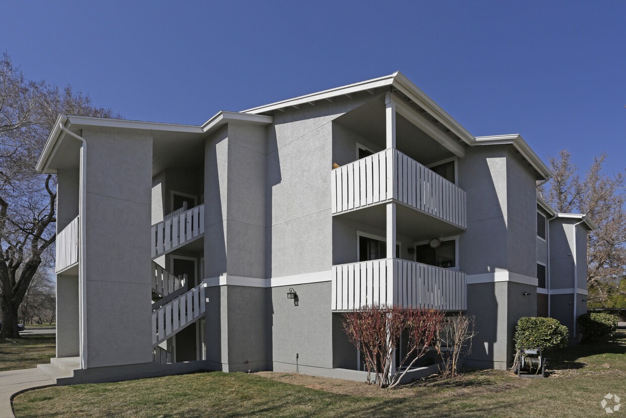 Holladay Grove Apartments in Salt Lake City, UT