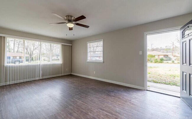 Foto del edificio - 303 Carpenter Dr