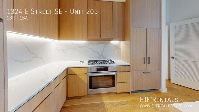 Foto del edificio - 1324 E Street SE-Unit 205