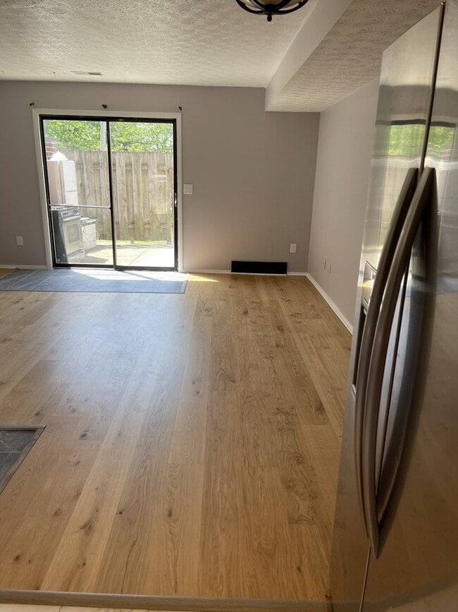 Building Photo - King Arthur Ct