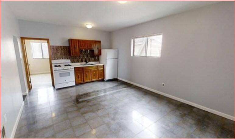Primary Photo - 75 Ossipee Rd