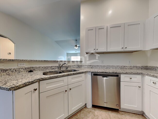 Foto del edificio - 163 Willow Point Cir