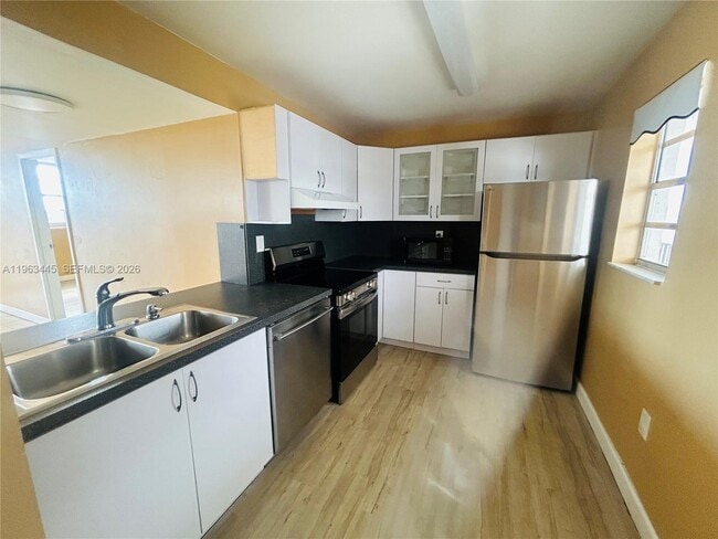 Building Photo - 14170 SW 84th St