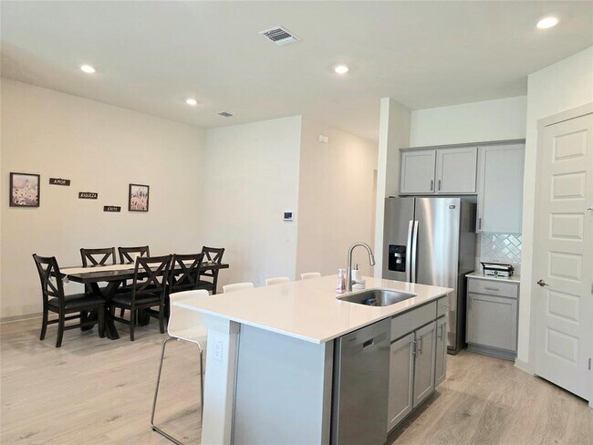 Foto del edificio - 2041 Rosin Jaw Walk