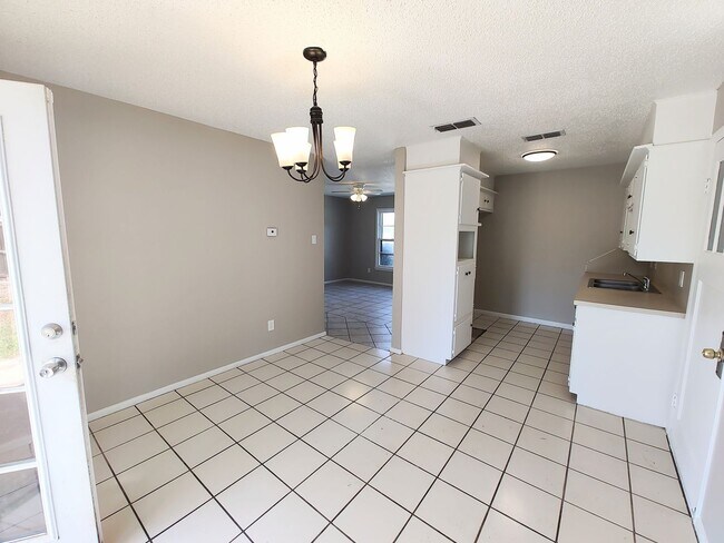 Foto del edificio - Charming 3 Bedroom Home