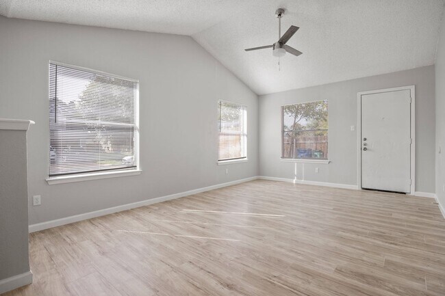 Foto del edificio - 8204 West Gate Blvd