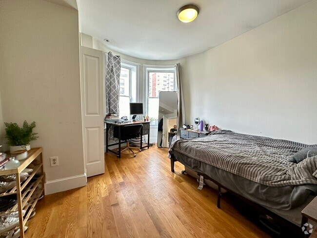 Building Photo - 836 Huntington Ave