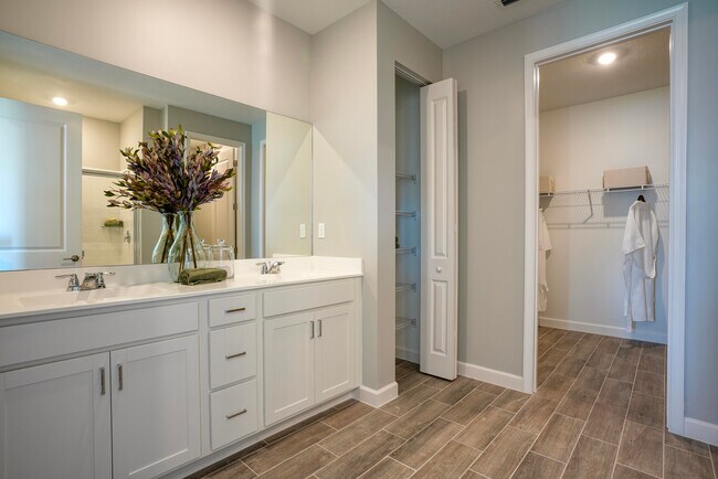 Building Photo - 3557 Angler Dr
