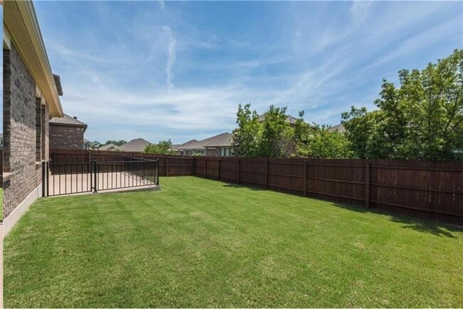 Building Photo - 2116 Edson Ct