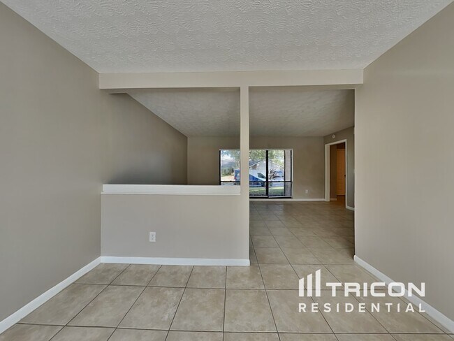 Foto del edificio - 1422 Mistyglen Lane Brandon FL