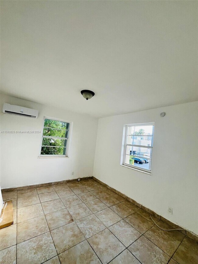 Foto del edificio - 3452 SW 7th St
