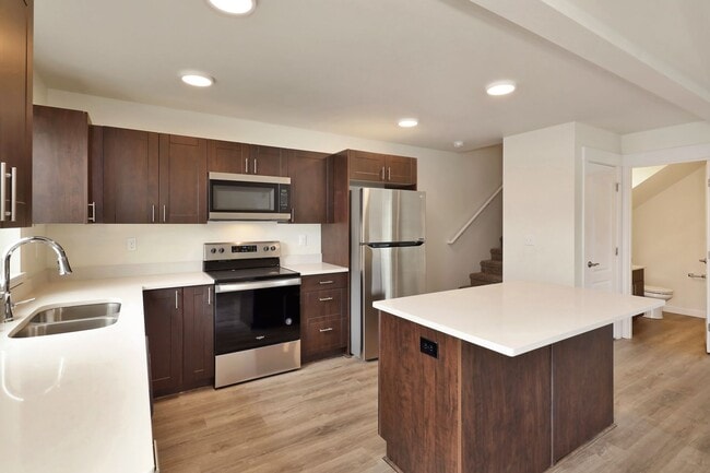 Interior Photo - 404-412 Front Street