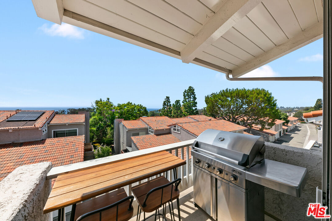 Primary Photo - 28206 Rey De Copas Ln