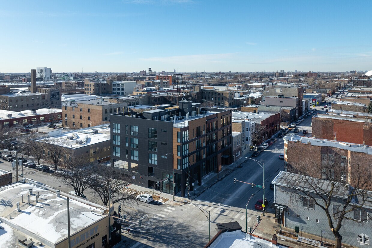 Foto aérea - 1801 West Grand