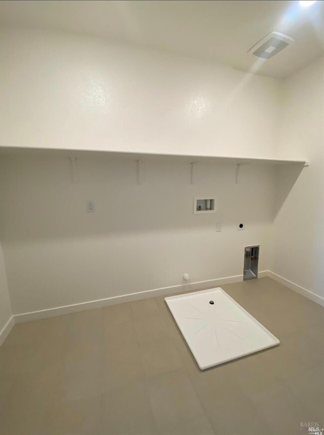 Building Photo - 2408 Lake Club Dr