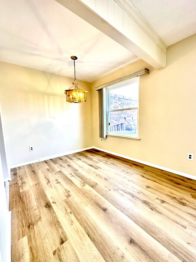 Foto del edificio - 14720 Northline Rd