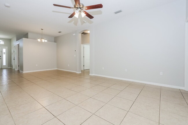 Building Photo - 7006 Monarch Park Dr