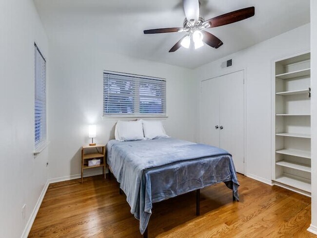 Building Photo - 306 Thompson Dr