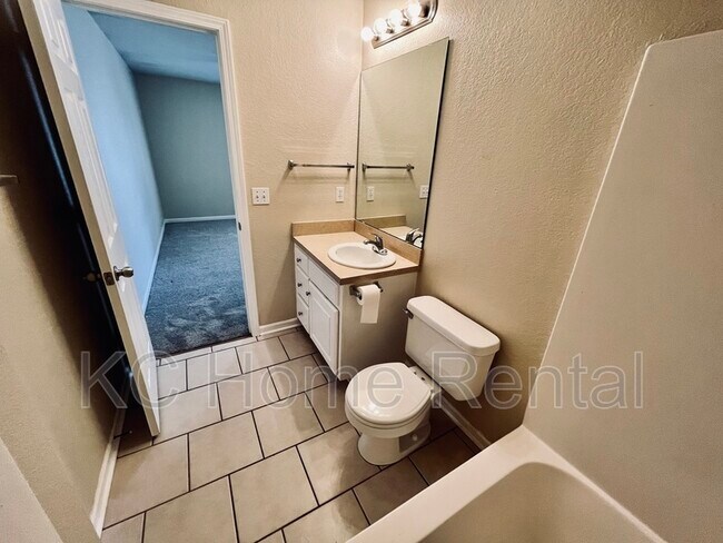 Building Photo - 15904 Prairie Way