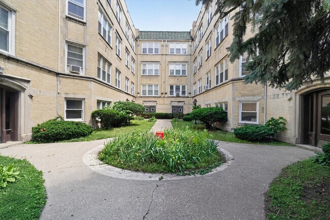 Foto del edificio - 7019 S Merrill Ave