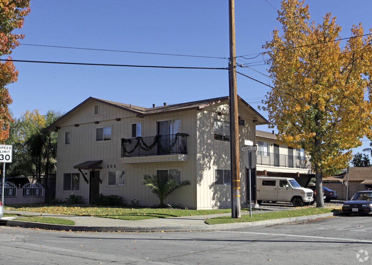 Primary Photo - 202 Harding Ave