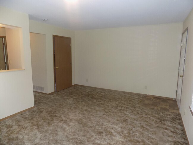 Building Photo - 950 Monterey Way