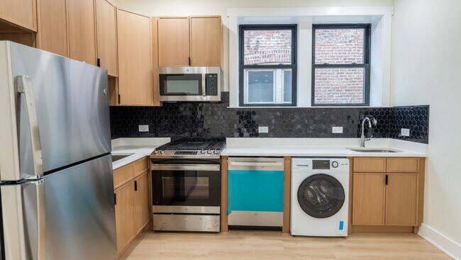 Foto del edificio - 944 N Damen Ave