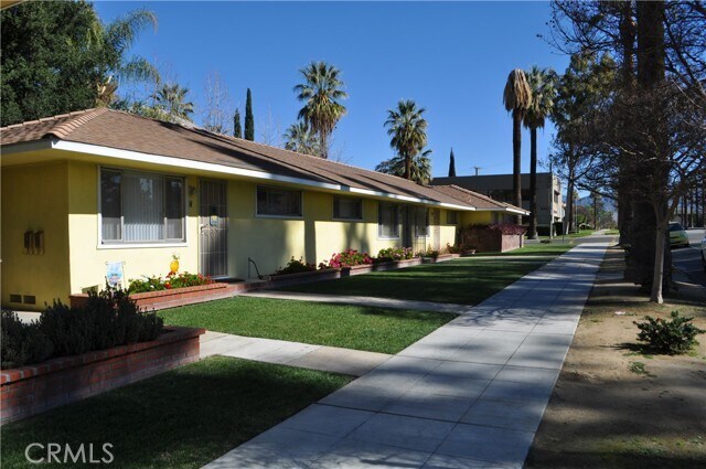 Building Photo - 6 W Cypress Ave