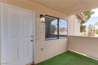 Building Photo - 725 Rock Springs Dr