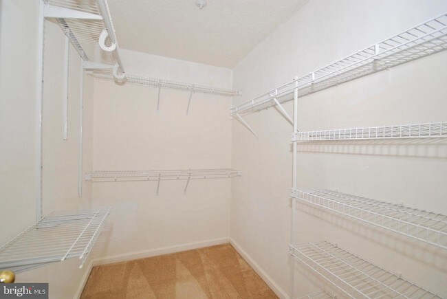 Foto del edificio - 2056 Quaker Way