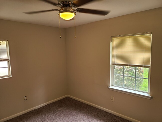 Building Photo - 2112 Melanie Drive